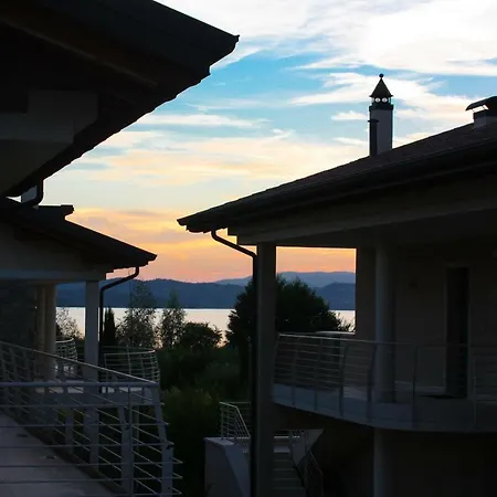 Sky Garda View Appartamento Sirmione